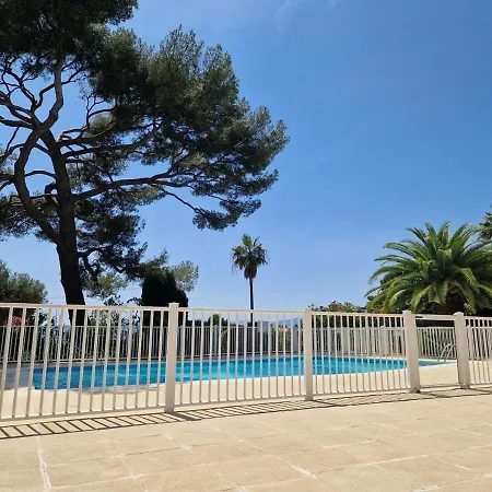 Apartment Beau 65 M2 En Front De à St Raphaël - Piscine