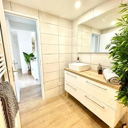 Beau 65 M2 En Front De à St Raphaël - Piscine Saint-Raphaël