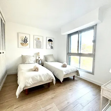 Beau 65 M2 En Front De A St Raphael - Piscine Сен-Рафаэль