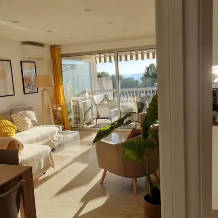 Апартаменты Beau 65 M2 En Front De A St Raphael - Piscine