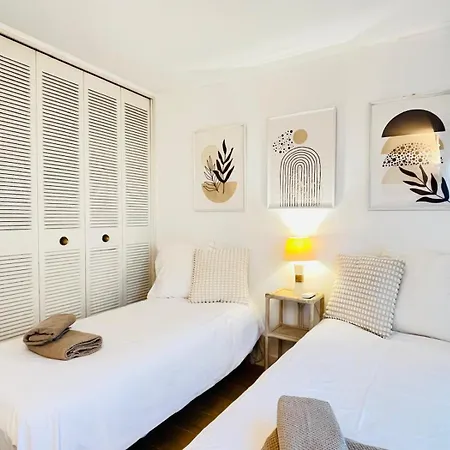 Beau 65 M2 En Front De A St Raphael - Piscine * Сен-Рафаель