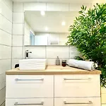 Apartment Beau 65 M2 En Front De A St Raphael - Piscine *