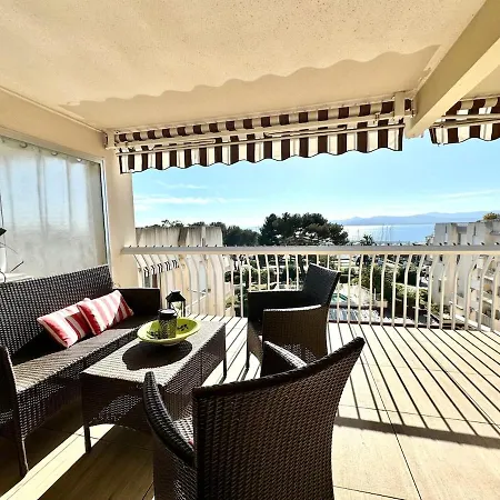 Beau 65 M2 En Front De A St Raphael - Piscine Appartement *