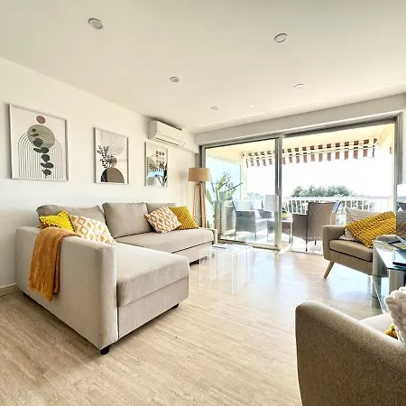 Beau 65 M2 En Front De A St Raphael - Piscine Appartement