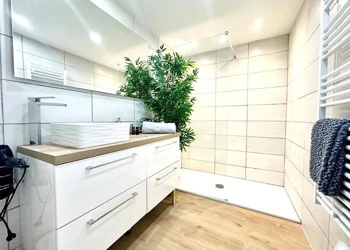 Beau 65 M2 En Front De A St Raphael - Piscine Apartamento *